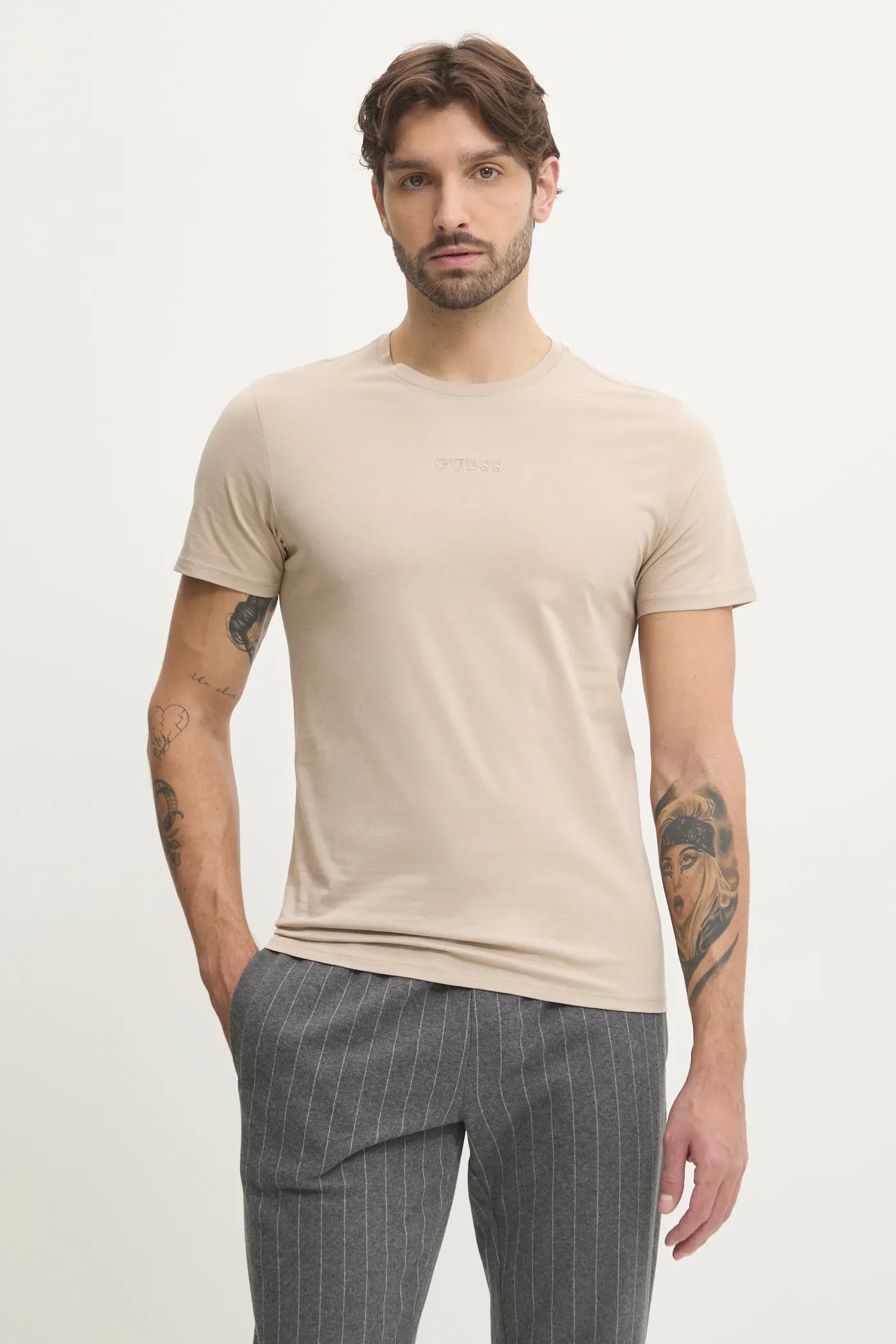 T-shirt Guess Logo Ricamato