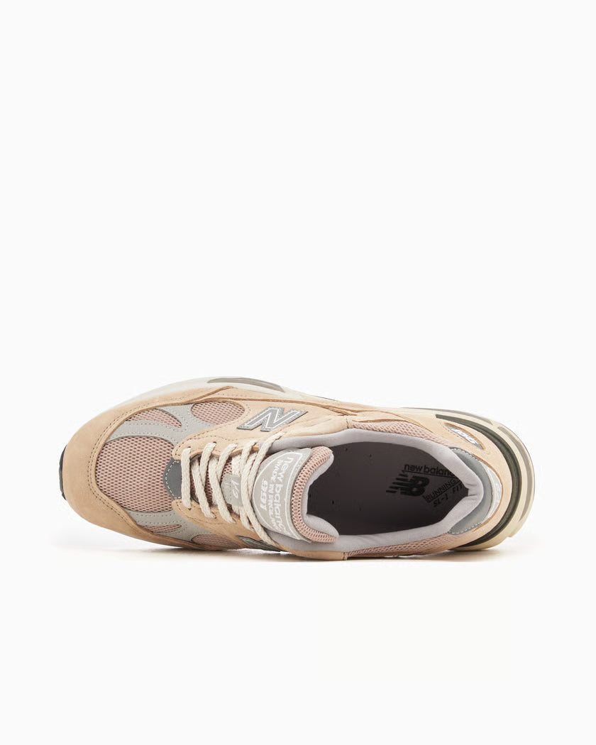 New Balance 991 Sneakers
